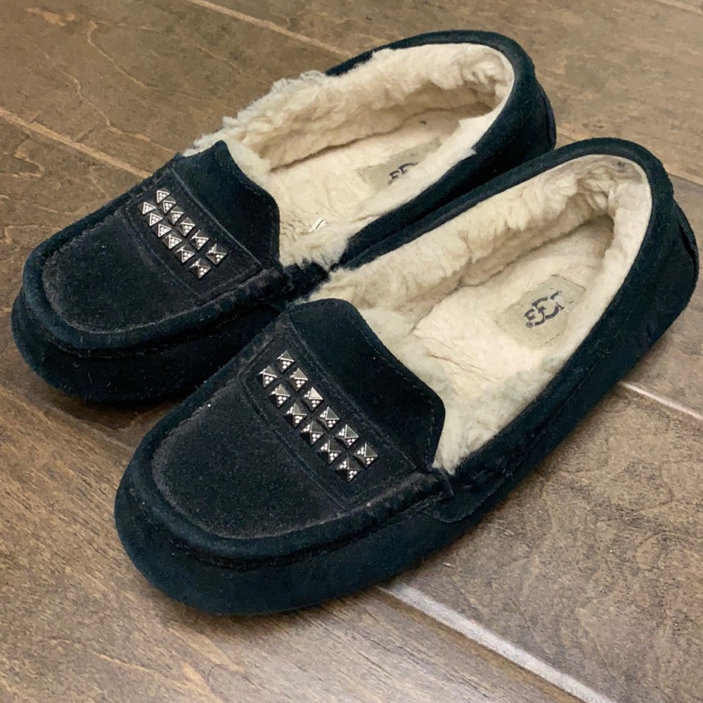 Ladies UGG Ansley slippers  with stud/ rhinestone
